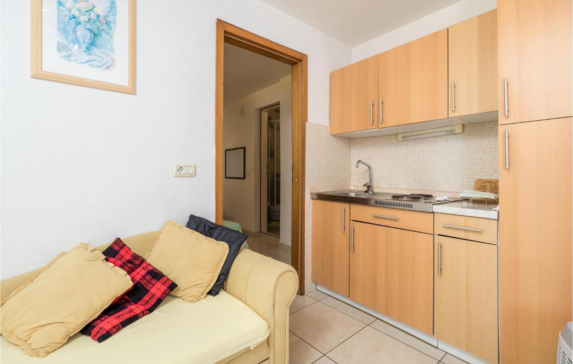 Beach Front Apartment In Punta Kriza With Kitchen Exterior photo