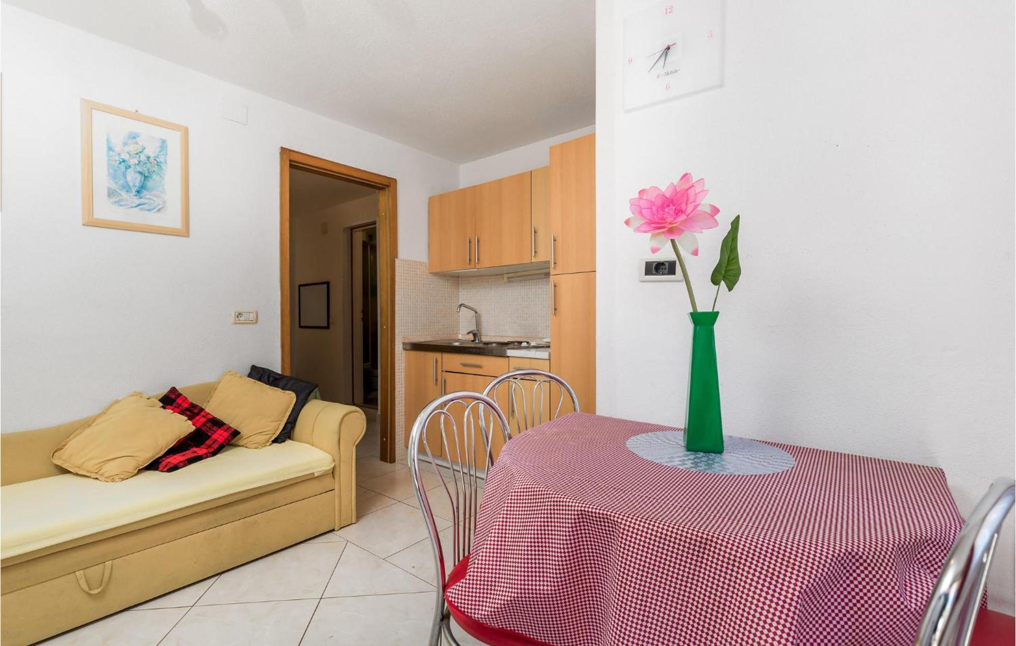 Beach Front Apartment In Punta Kriza With Kitchen Exterior photo